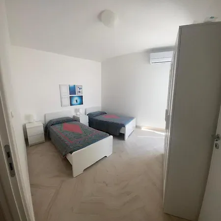Gioia 1 Holiday home *